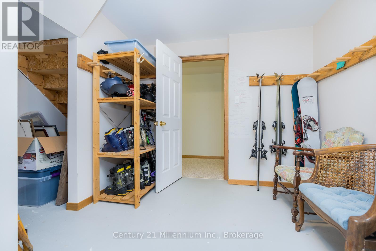 130 Pioneer Lane, Blue Mountains, Ontario L9Y 0M7 - Photo 13 - X12516094