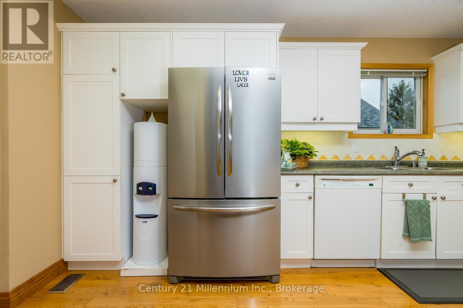 130 Pioneer Lane, Blue Mountains, Ontario L9Y 0M7 - Photo 35 - X12516094