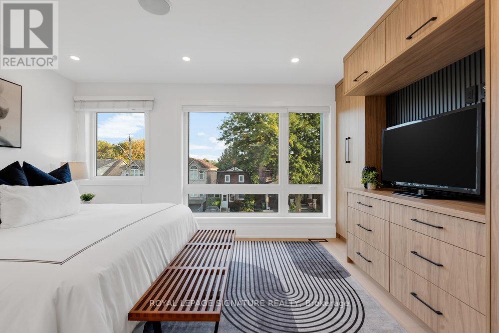 74b Floyd Avenue, Toronto, Ontario  M4K 2B5 - Photo 25 - E12518118