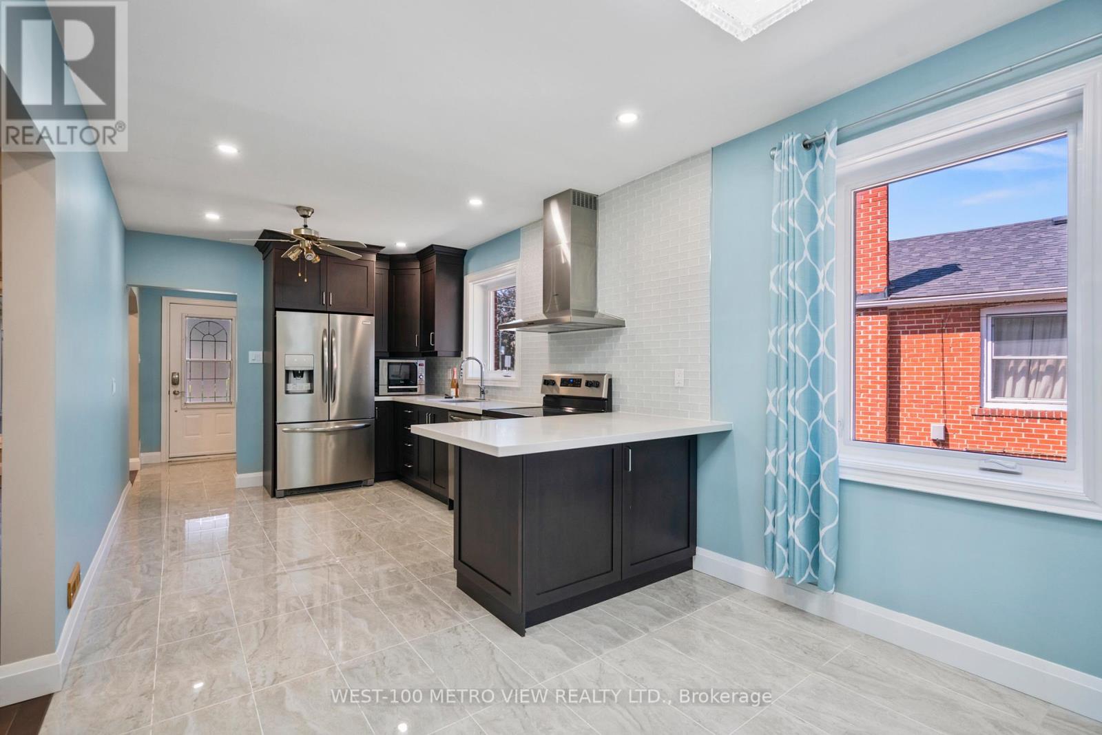 31 ROSSFORD ROAD, Toronto, Ontario