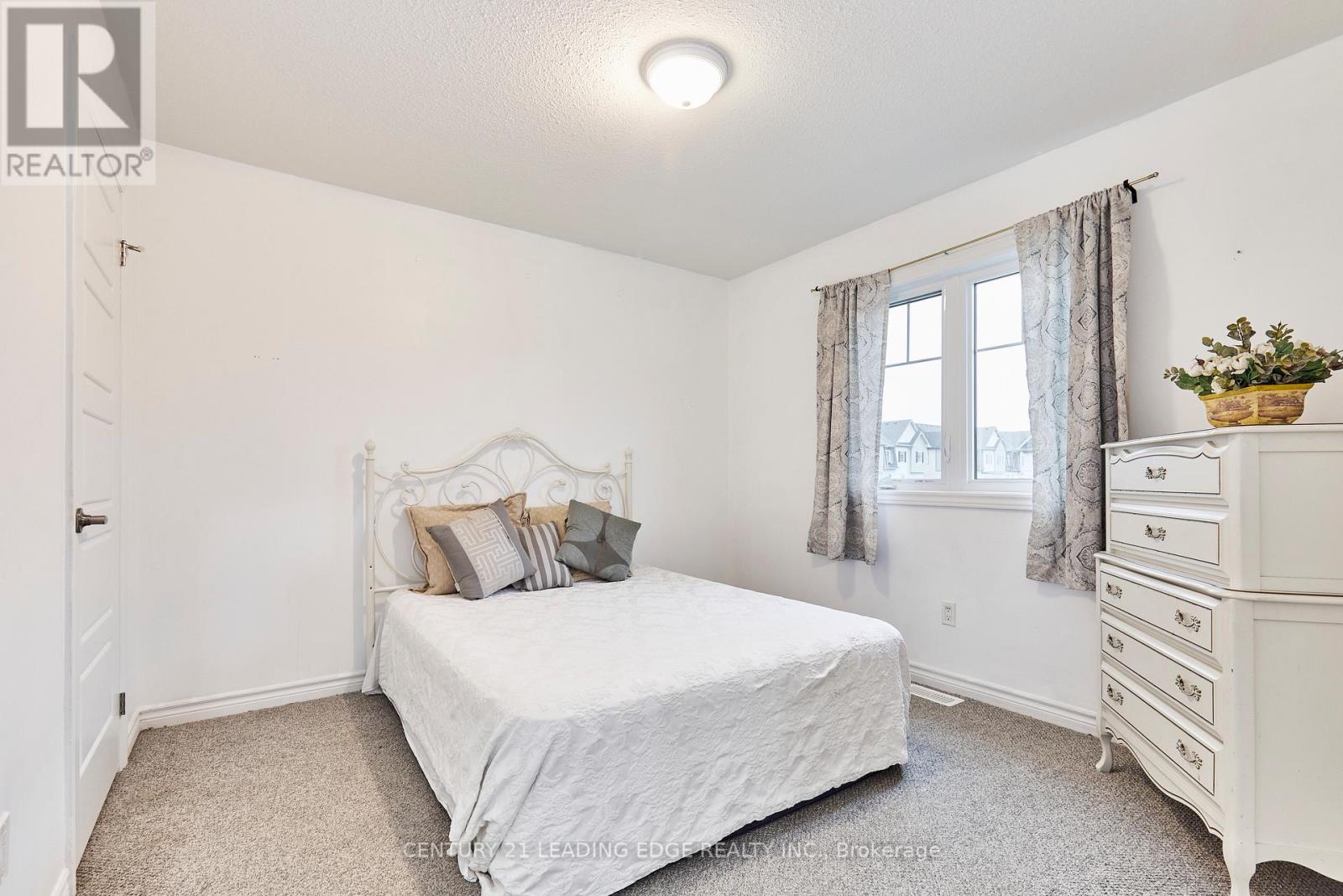 100 Bill Hutchinson Crescent, Clarington, Ontario  L1C 4T5 - Photo 10 - E12518152