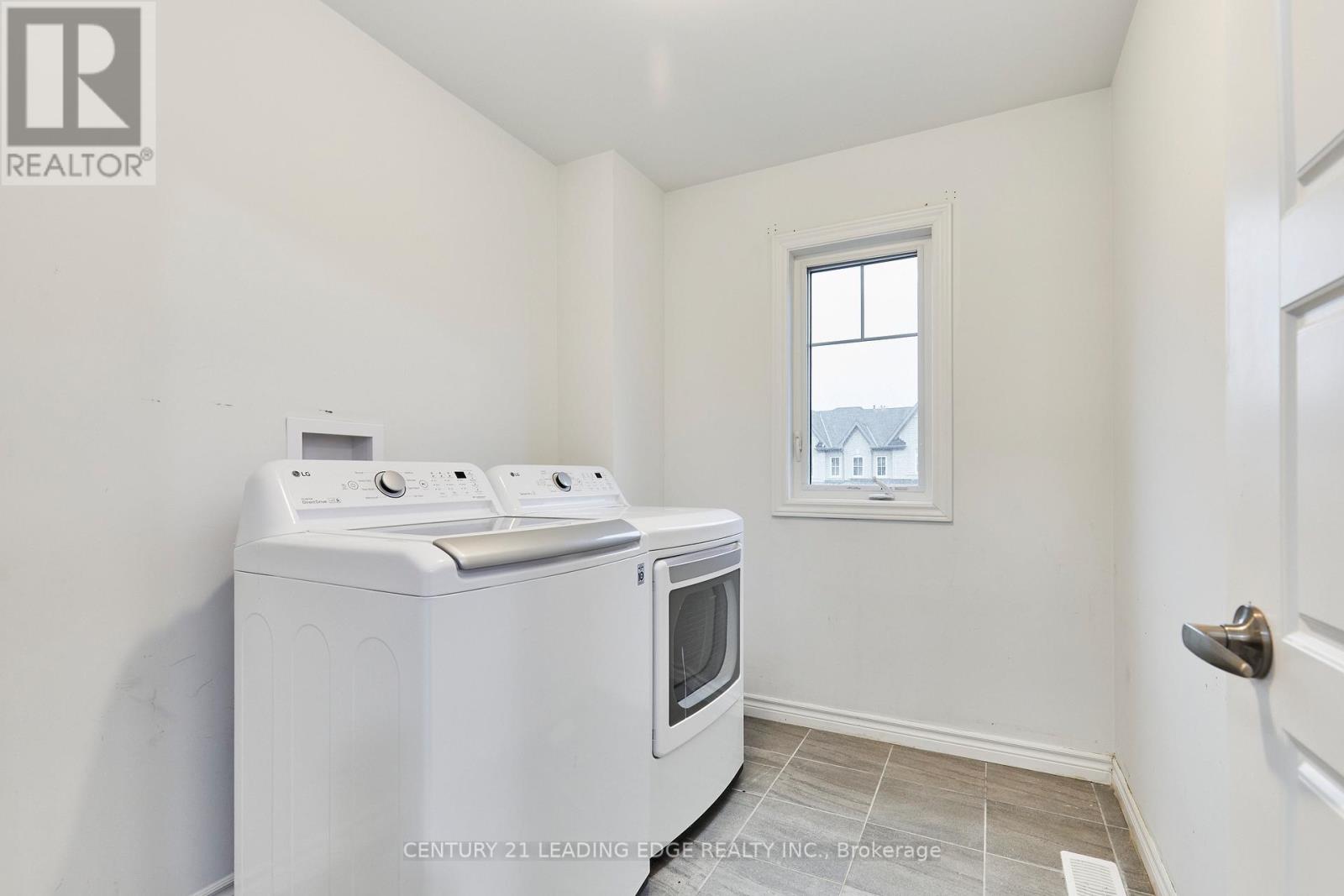 100 Bill Hutchinson Crescent, Clarington, Ontario  L1C 4T5 - Photo 11 - E12518152