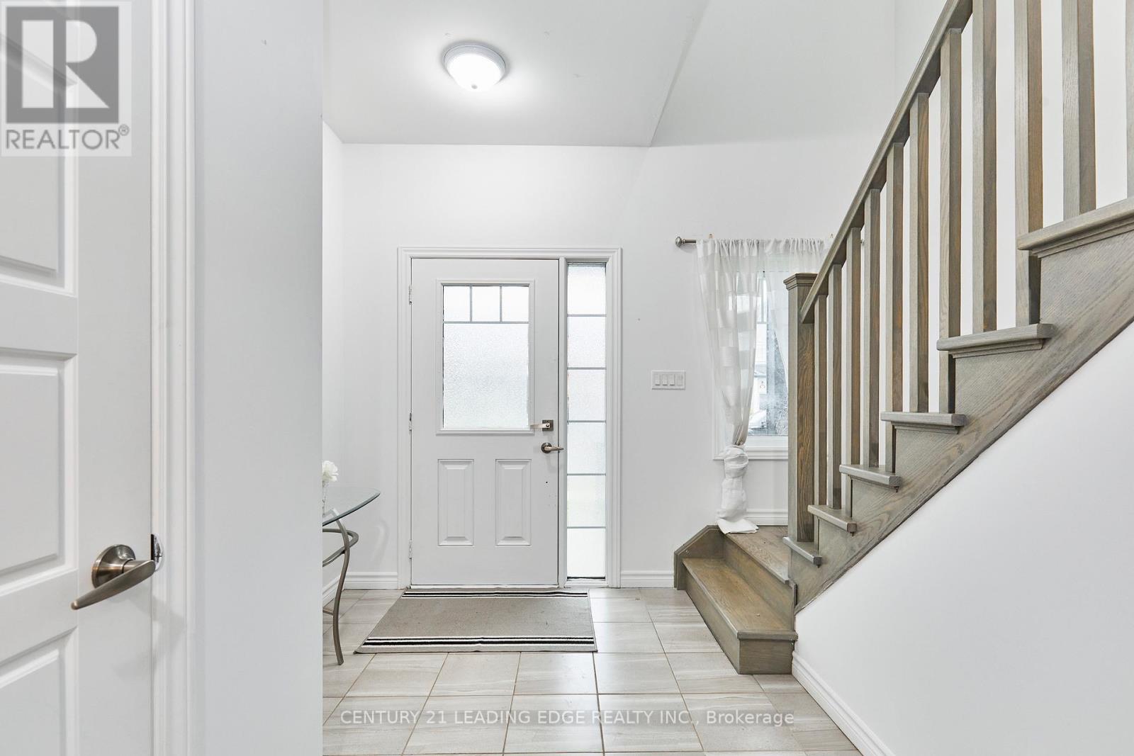 100 Bill Hutchinson Crescent, Clarington, Ontario  L1C 4T5 - Photo 3 - E12518152