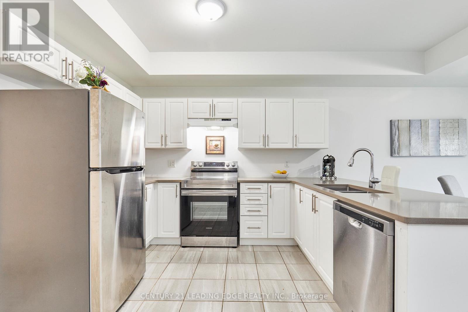 100 Bill Hutchinson Crescent, Clarington, Ontario  L1C 4T5 - Photo 5 - E12518152