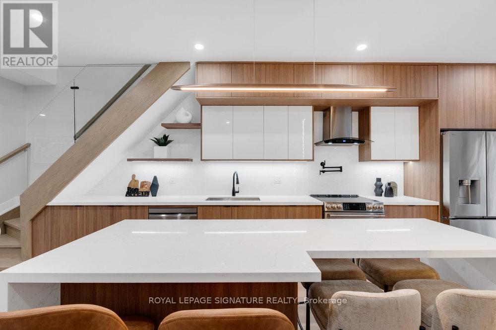 186 Parkmount Road, Toronto, Ontario  M4J 4V6 - Photo 16 - E12518212