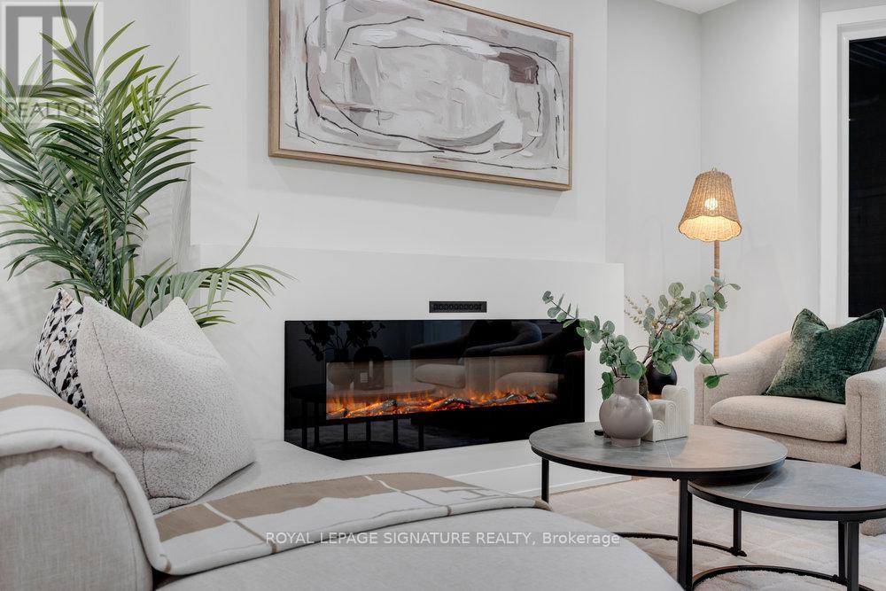 186 Parkmount Road, Toronto, Ontario  M4J 4V6 - Photo 9 - E12518212