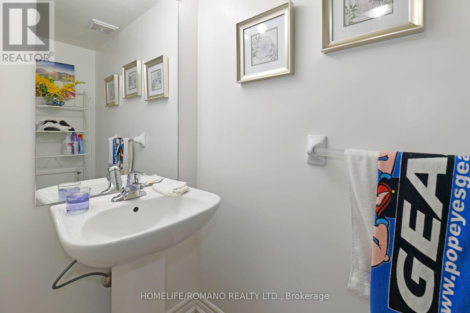 33 Comfort Way, Whitby, Ontario  L1N 2K6 - Photo 12 - E12518252