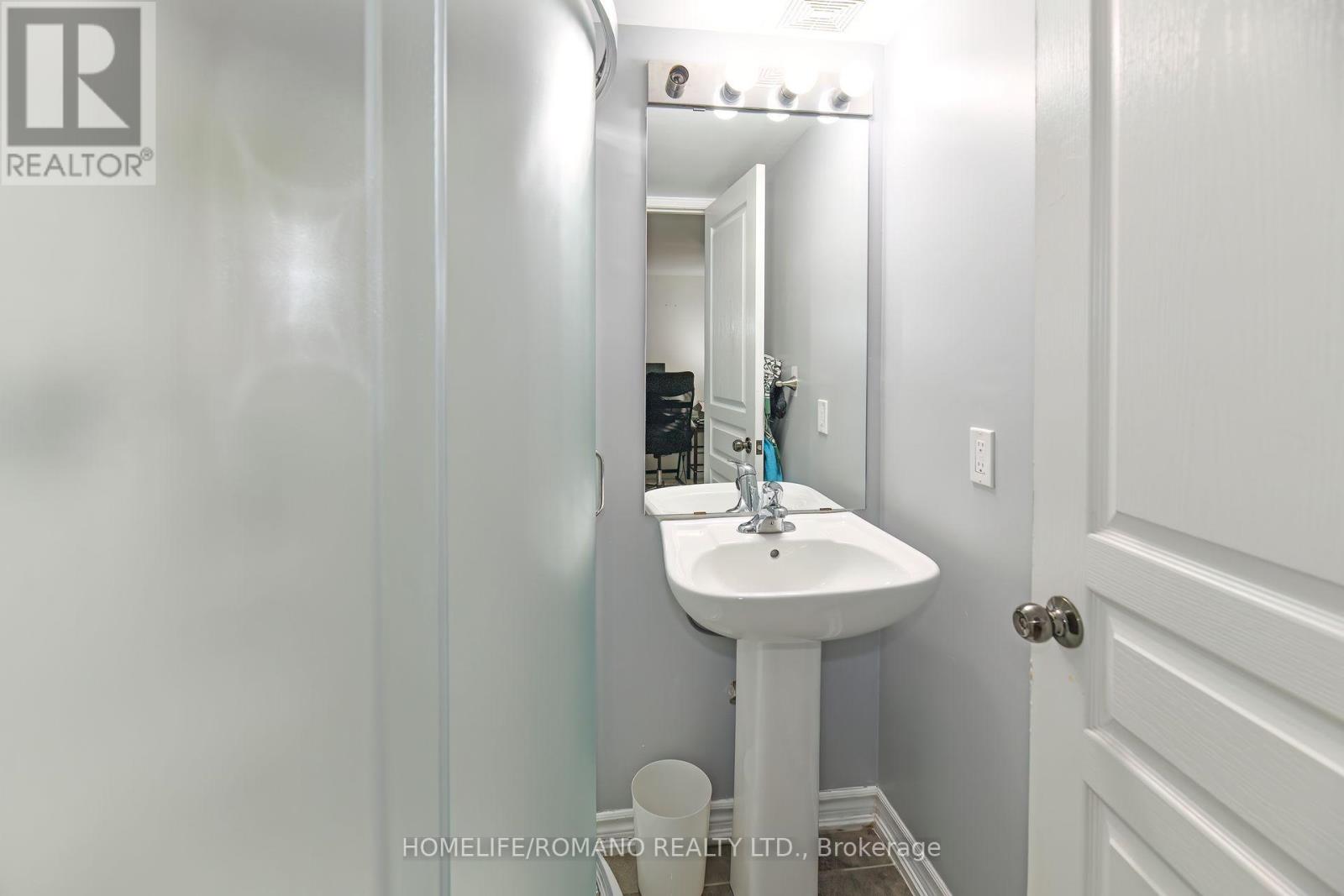 33 Comfort Way, Whitby, Ontario  L1N 2K6 - Photo 21 - E12518252