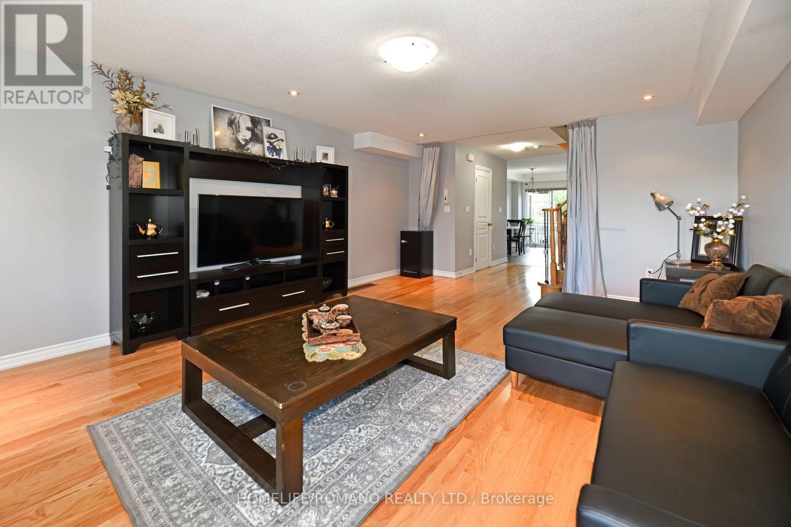 33 Comfort Way, Whitby, Ontario  L1N 2K6 - Photo 5 - E12518252