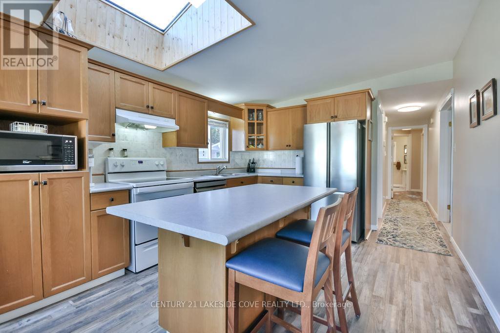 1355 Hilltop Road, Severn, Ontario  L3V 0V7 - Photo 15 - S12468922