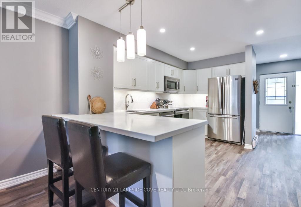 Unit #7 - 70 Laguna Parkway, Ramara, Ontario L0K 1B0 - Photo 11 - S12398808