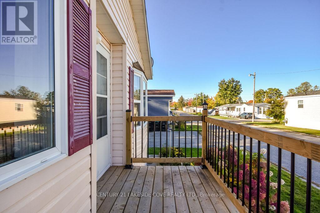 1355 Hilltop Road, Severn, Ontario  L3V 0V7 - Photo 9 - S12468922