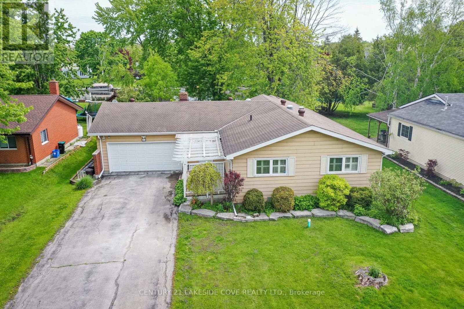 9 Pinetree Court, Ramara, Ontario  L0K 1B0 - Photo 3 - S12449614