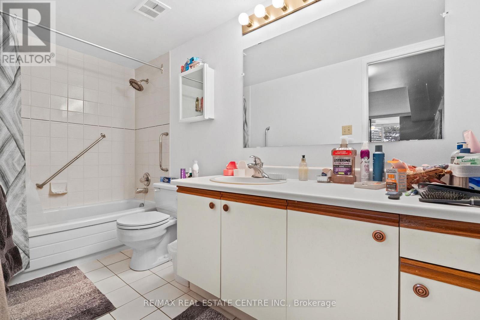 209 - 5090 Pinedale Avenue, Burlington, Ontario L7L 3V8 - Photo 19 - W12486498