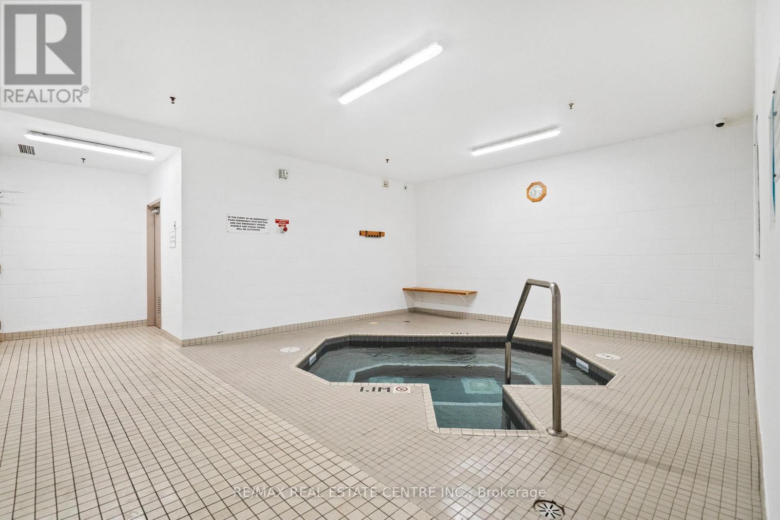 209 - 5090 Pinedale Avenue, Burlington, Ontario L7L 3V8 - Photo 40 - W12486498