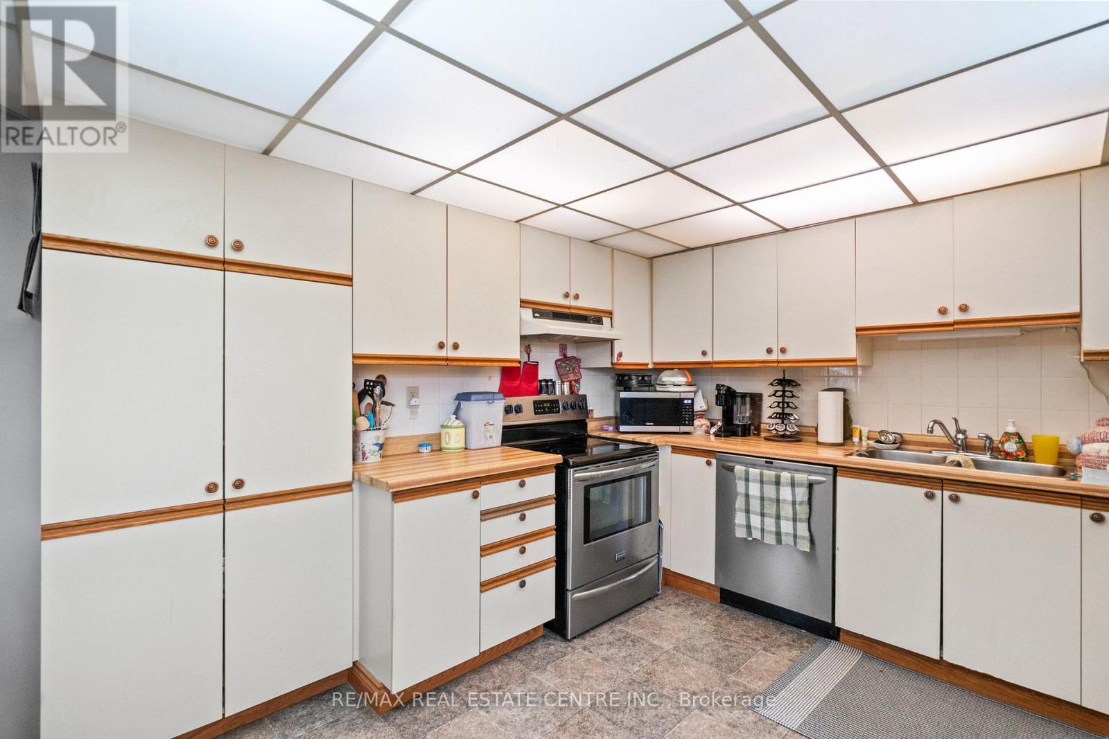 209 - 5090 Pinedale Avenue, Burlington, Ontario L7L 3V8 - Photo 9 - W12486498