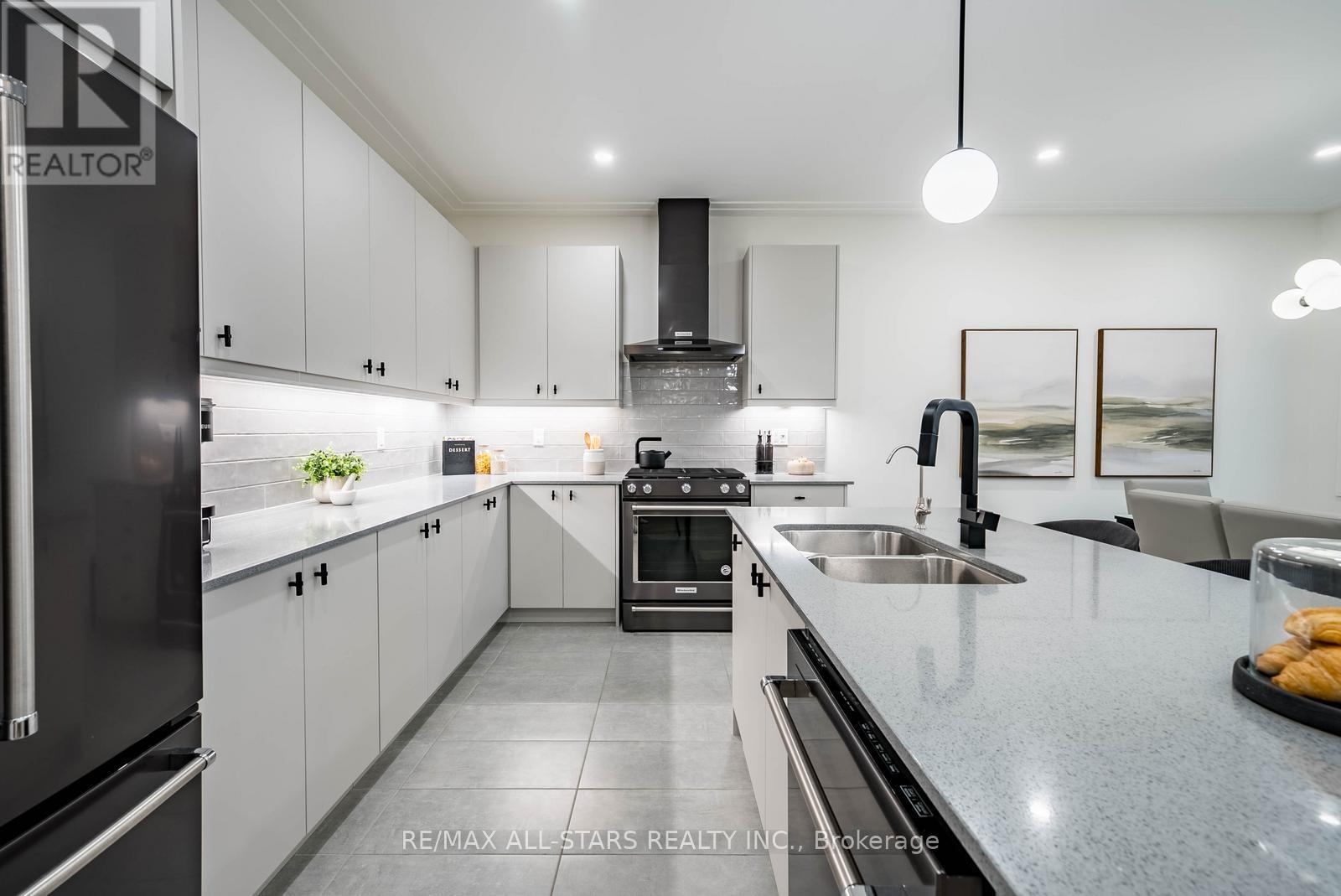 76 Boundary Boulevard, Whitchurch-Stouffville, Ontario  L4A 4W2 - Photo 17 - N12518150