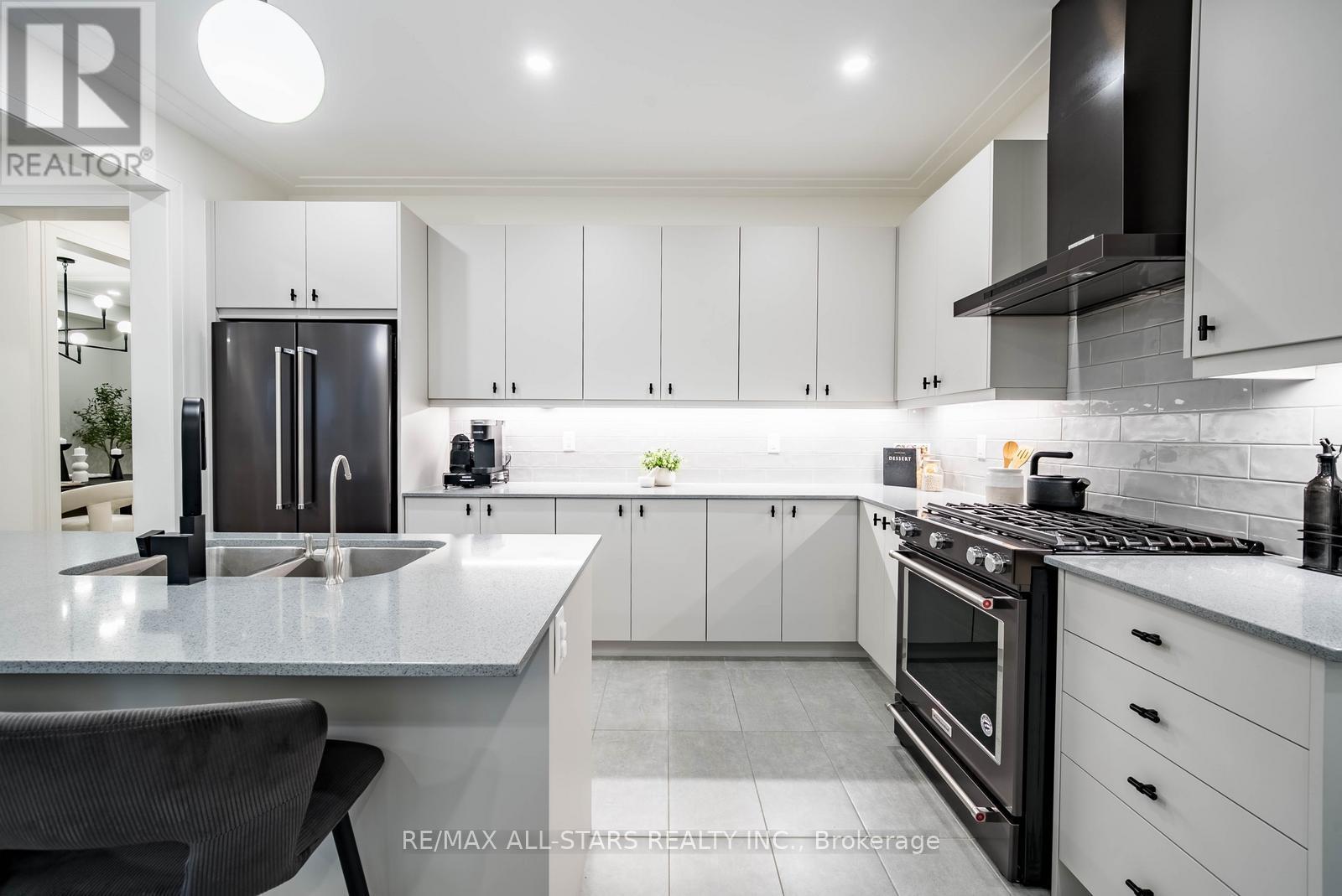 76 Boundary Boulevard, Whitchurch-Stouffville, Ontario  L4A 4W2 - Photo 21 - N12518150