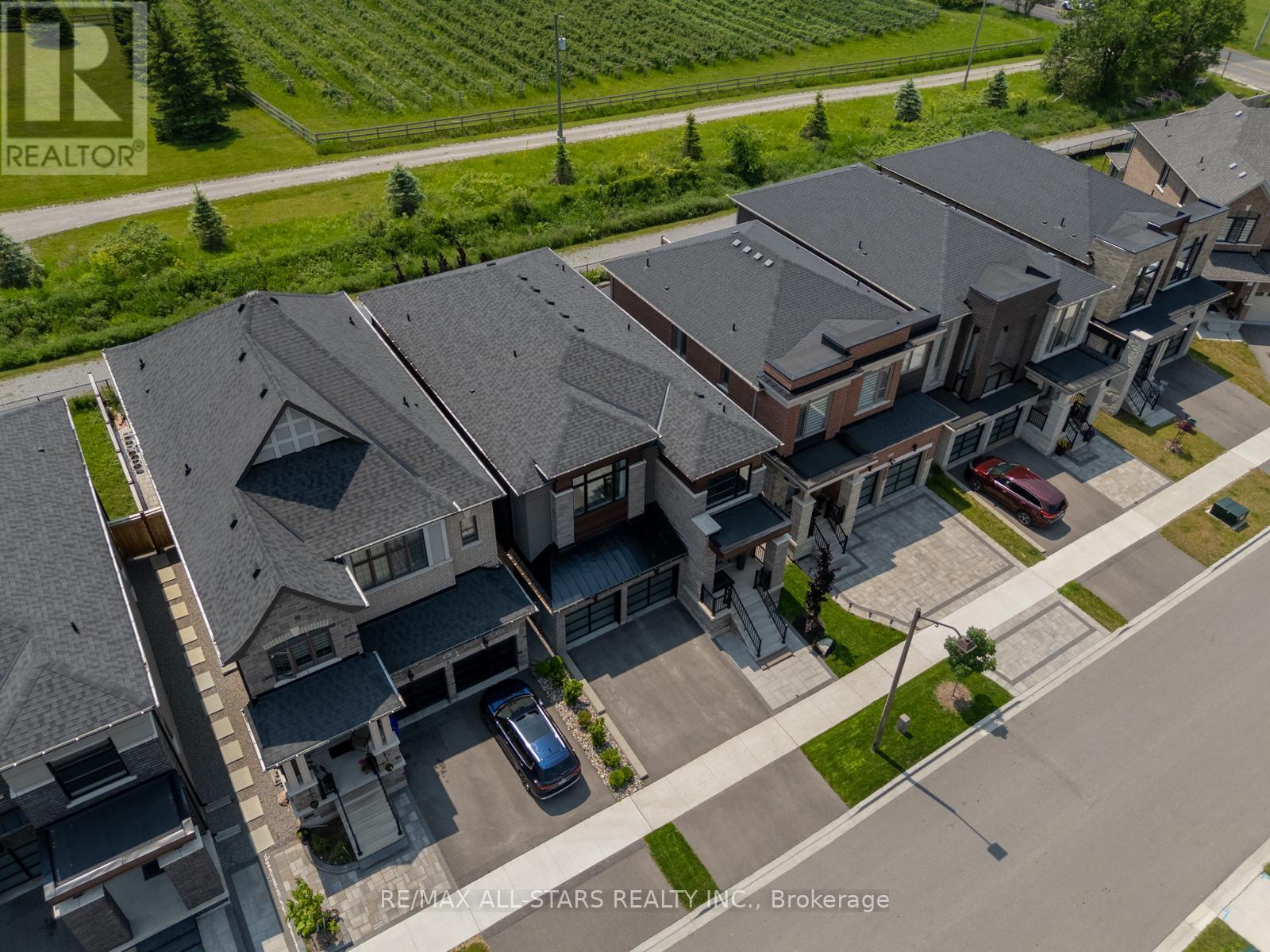 76 Boundary Boulevard, Whitchurch-Stouffville, Ontario  L4A 4W2 - Photo 3 - N12518150