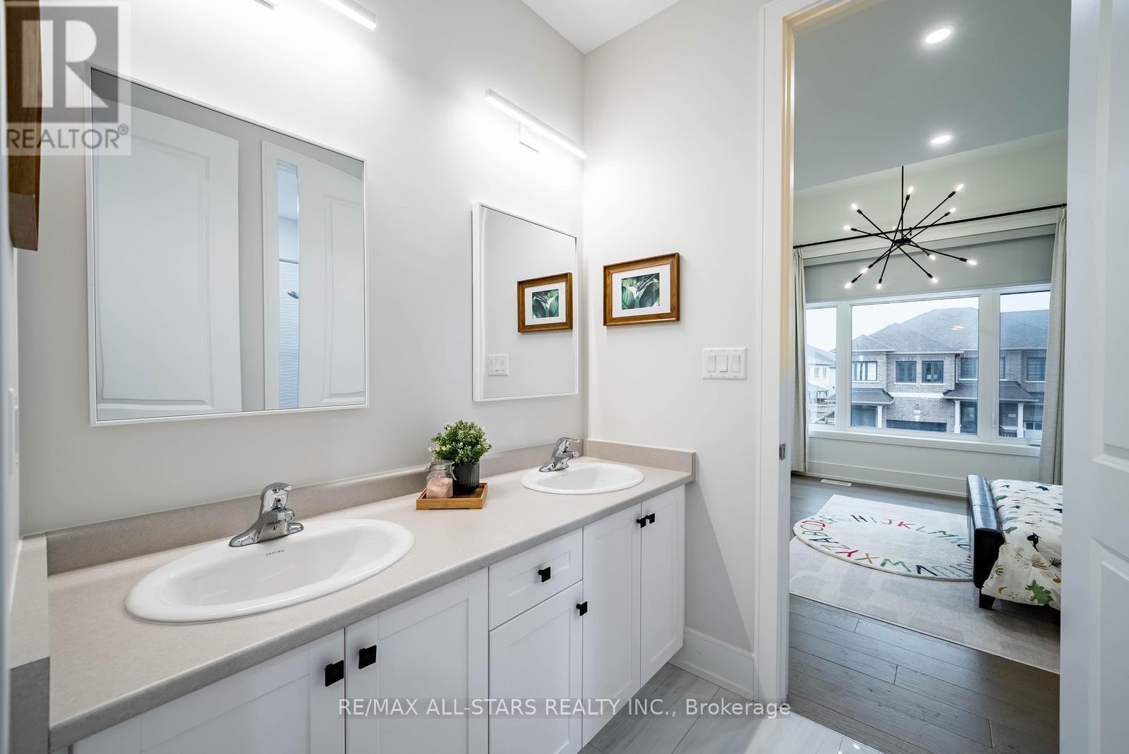 76 Boundary Boulevard, Whitchurch-Stouffville, Ontario  L4A 4W2 - Photo 32 - N12518150