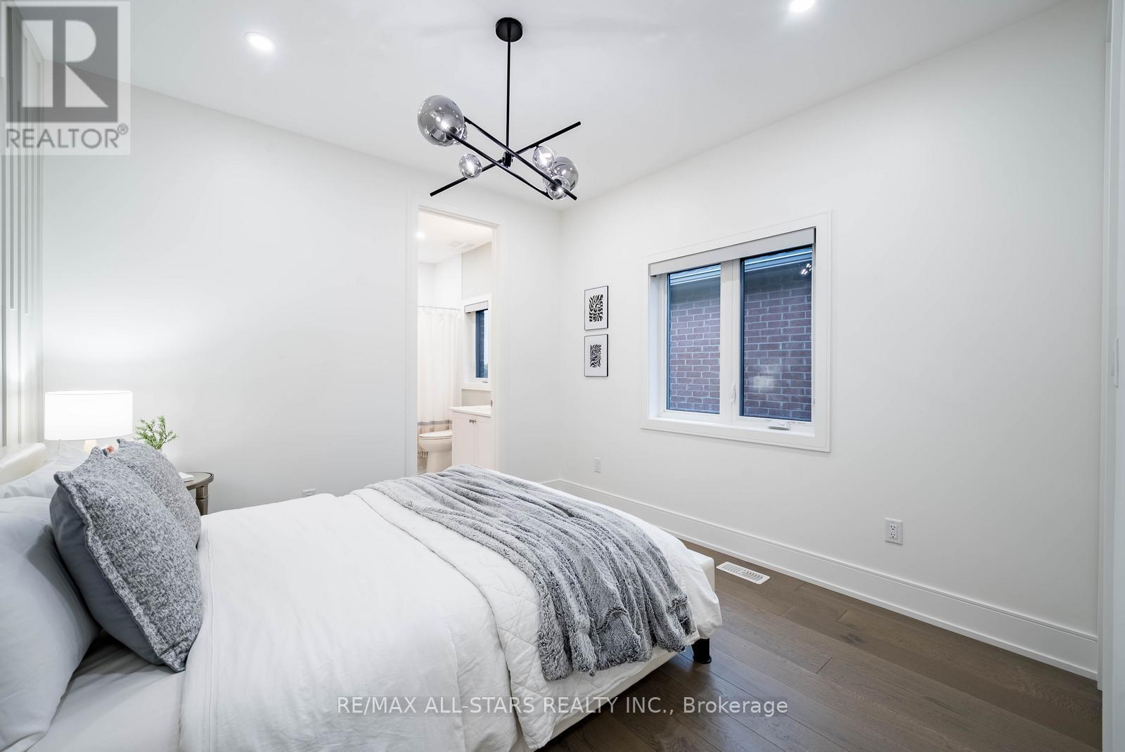 76 Boundary Boulevard, Whitchurch-Stouffville, Ontario  L4A 4W2 - Photo 37 - N12518150