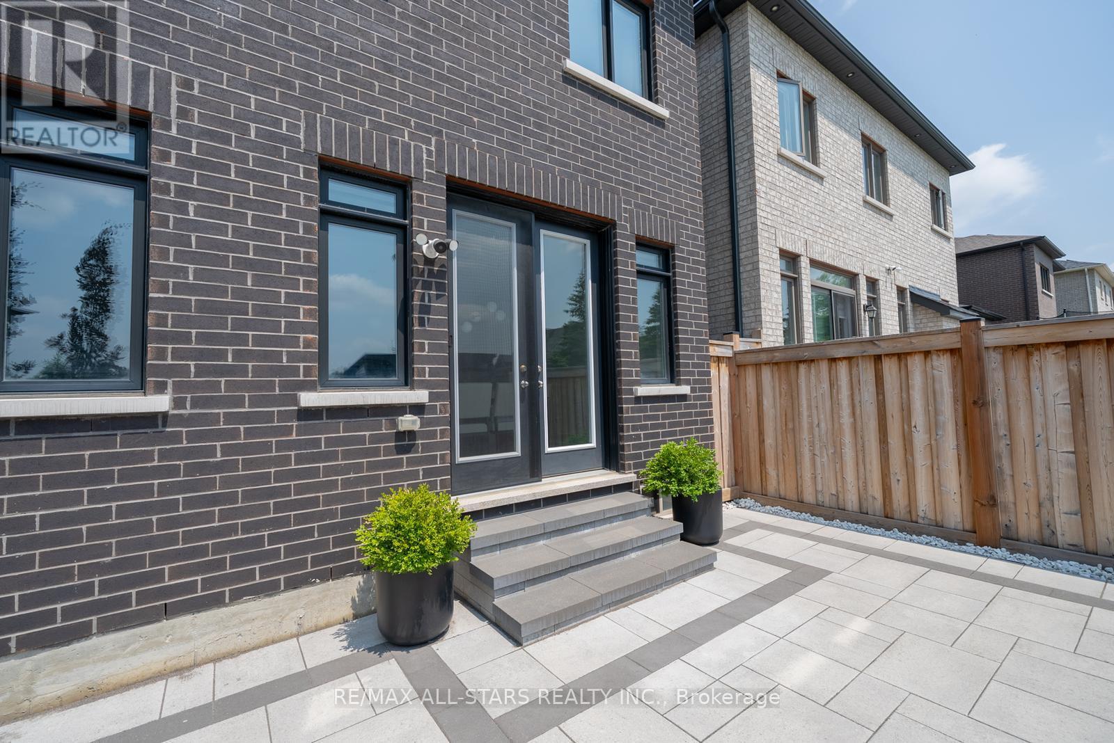 76 Boundary Boulevard, Whitchurch-Stouffville, Ontario  L4A 4W2 - Photo 47 - N12518150