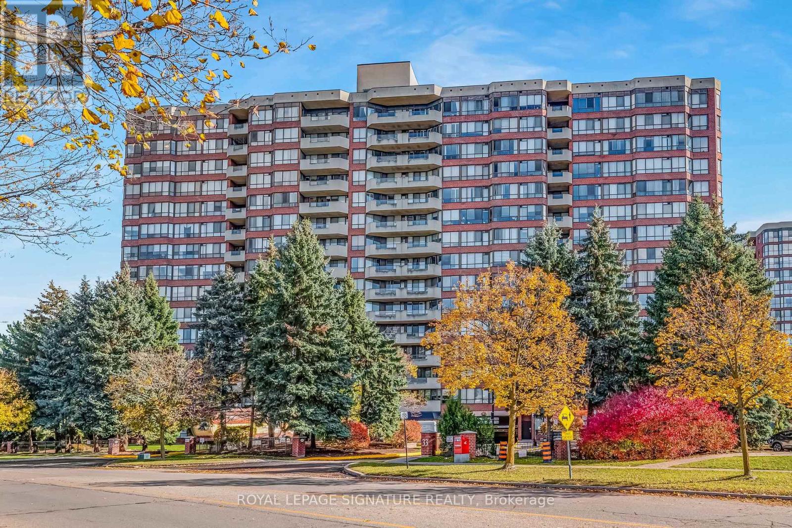 303 - 33 WELDRICK ROAD E, Richmond Hill, Ontario