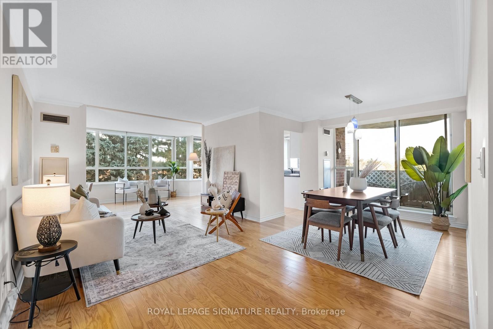 303 - 33 Weldrick Road E, Richmond Hill, Ontario  L4C 8W4 - Photo 3 - N12518180