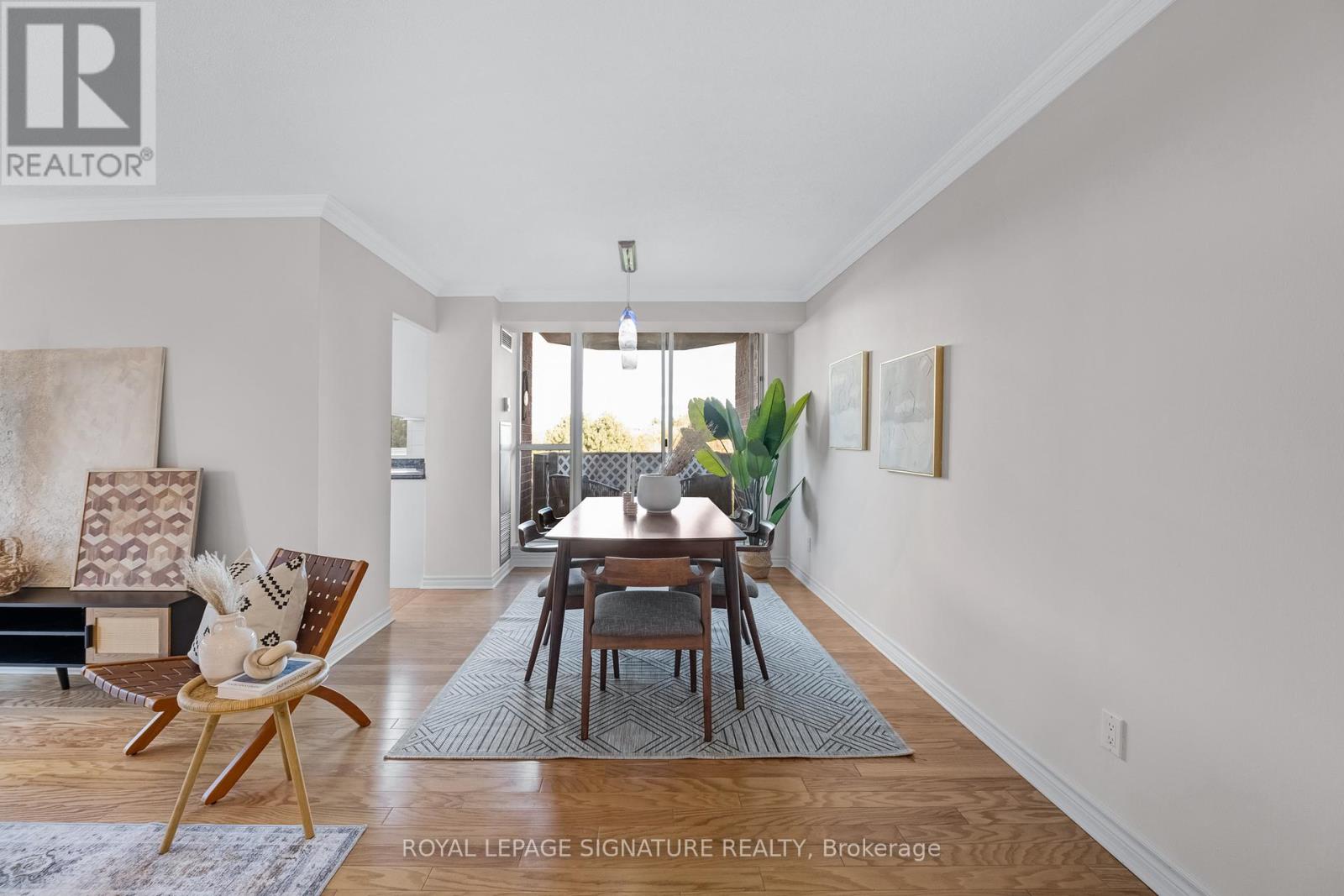 303 - 33 Weldrick Road E, Richmond Hill, Ontario  L4C 8W4 - Photo 6 - N12518180