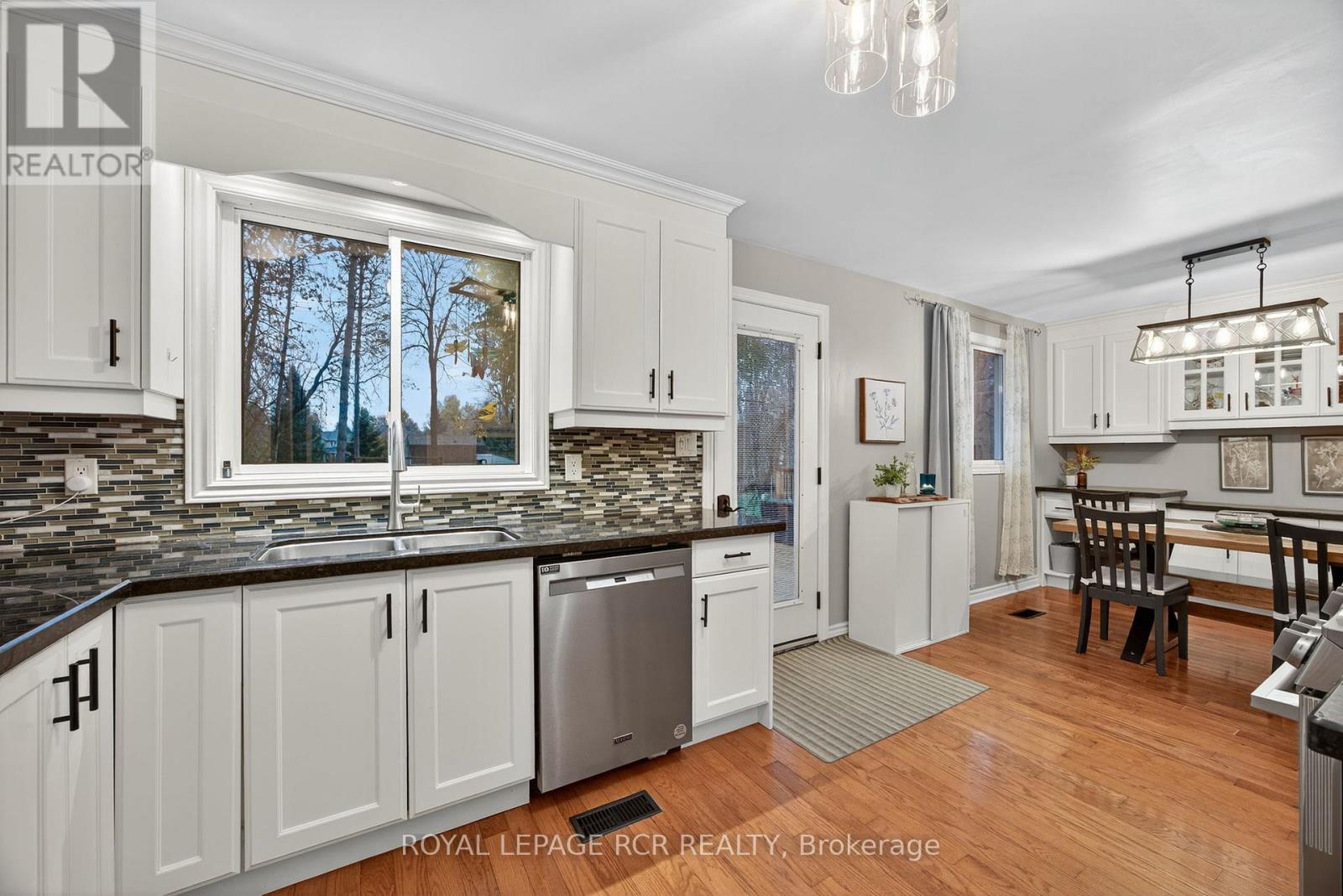 17 Pine Park Boulevard, Adjala-Tosorontio (Everett), Ontario  L0M 1J0 - Photo 10 - N12518222