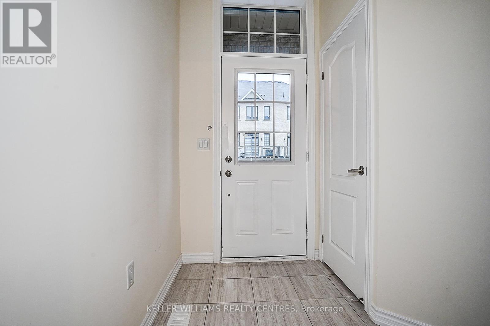 41 Milbourne Lane, Richmond Hill, Ontario  L4E 1G4 - Photo 3 - N12518238