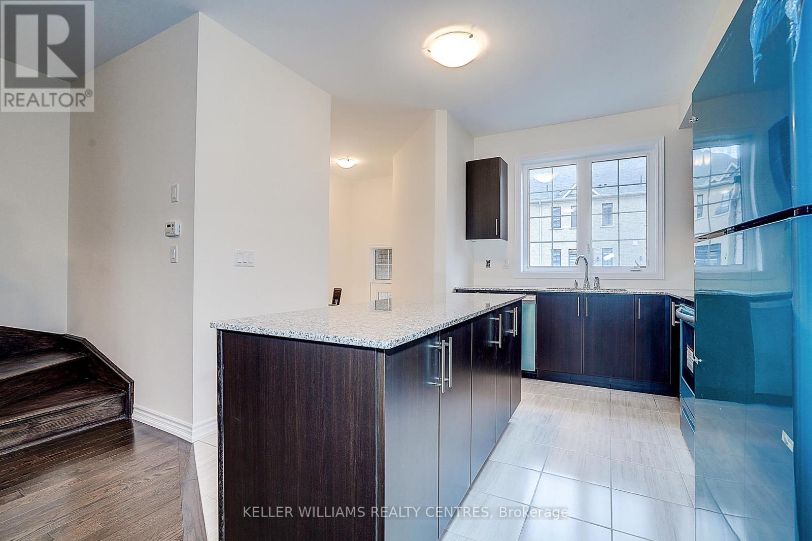 41 Milbourne Lane, Richmond Hill, Ontario  L4E 1G4 - Photo 6 - N12518238