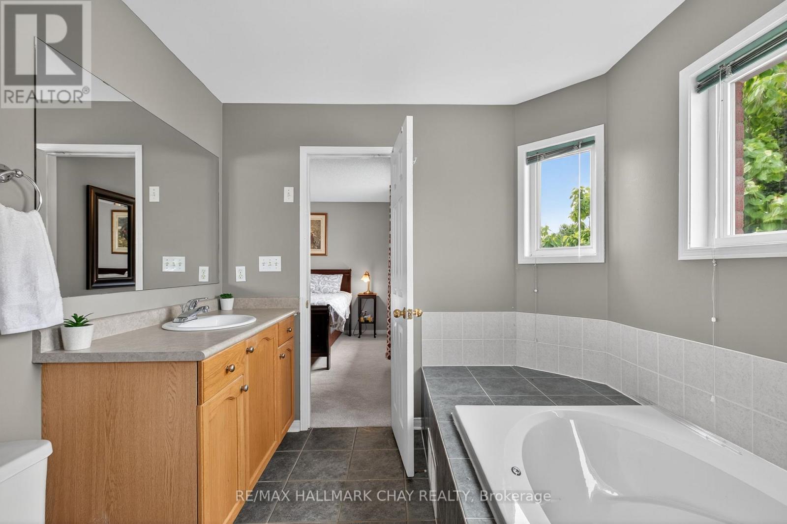 2017 Wilson Street, Innisfil, Ontario  L9S 4X9 - Photo 17 - N12518250