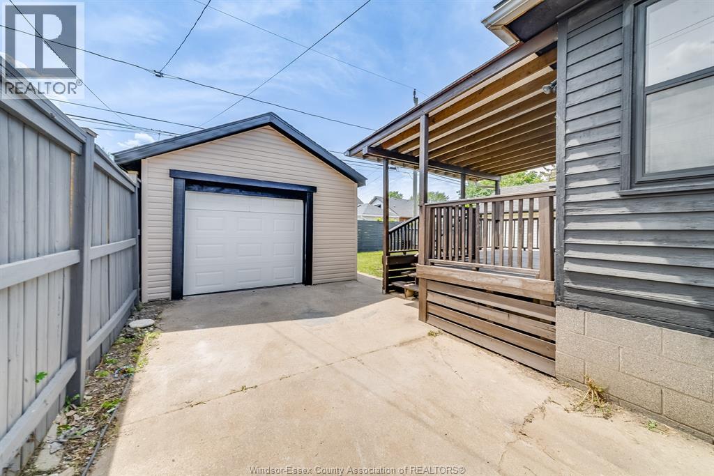 2241 Windermere Road, Windsor, Ontario N8W 2S7 - Photo 42 - 25028259