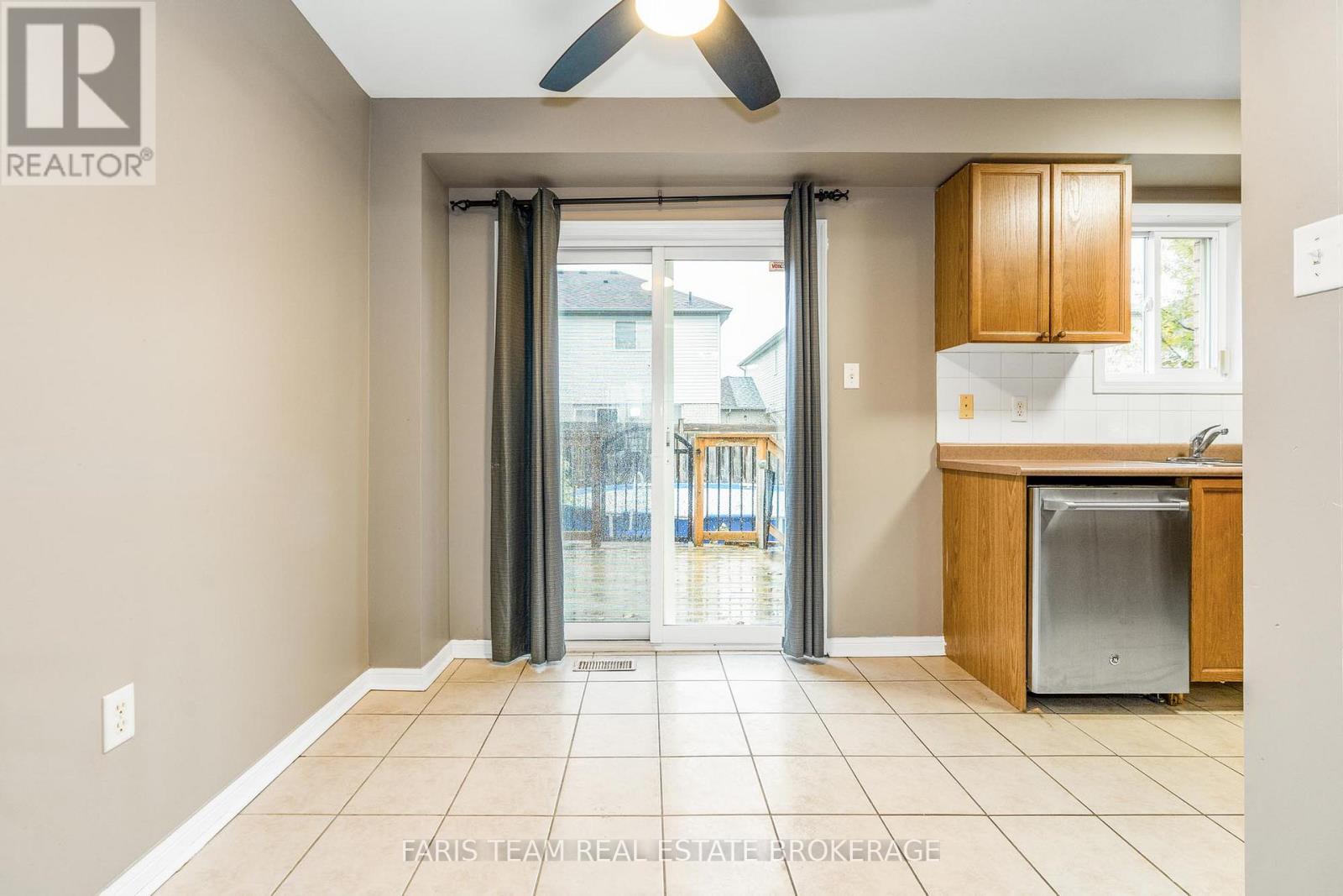 69 Pringle Drive, Barrie (Edgehill Drive), Ontario  L4N 0R2 - Photo 7 - S12518200