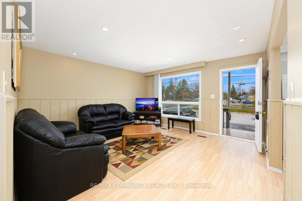 8 58th Street, Wasaga Beach, Ontario  L9Z 1W6 - Photo 4 - S12518276