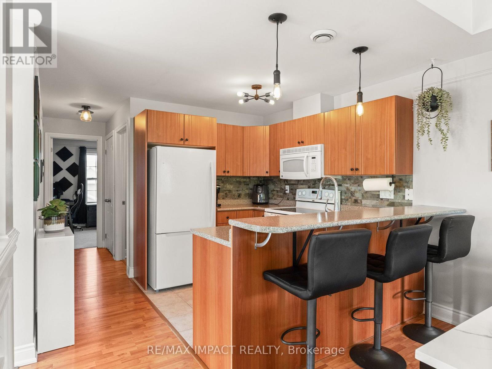 103 - 845 Smith Road, Cobourg, Ontario K9A 0C2 - Photo 11 - X12518432