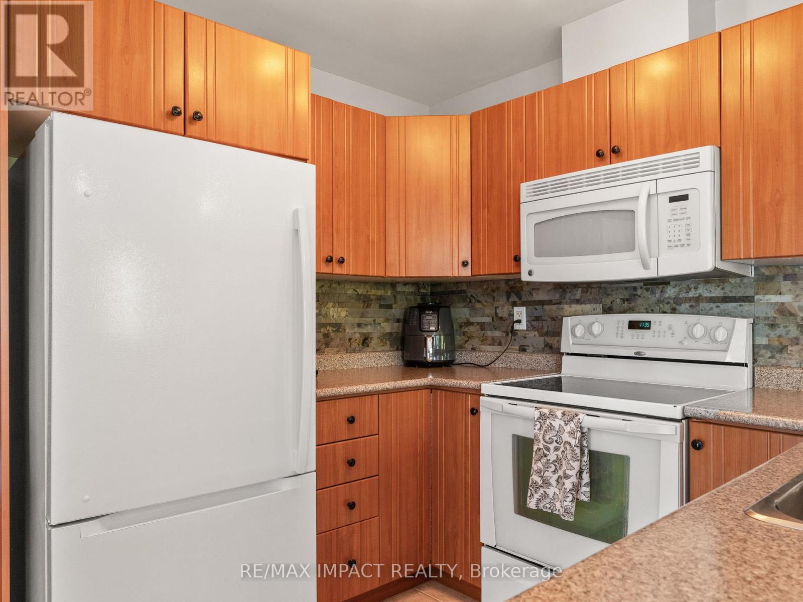 103 - 845 Smith Road, Cobourg, Ontario K9A 0C2 - Photo 9 - X12518432