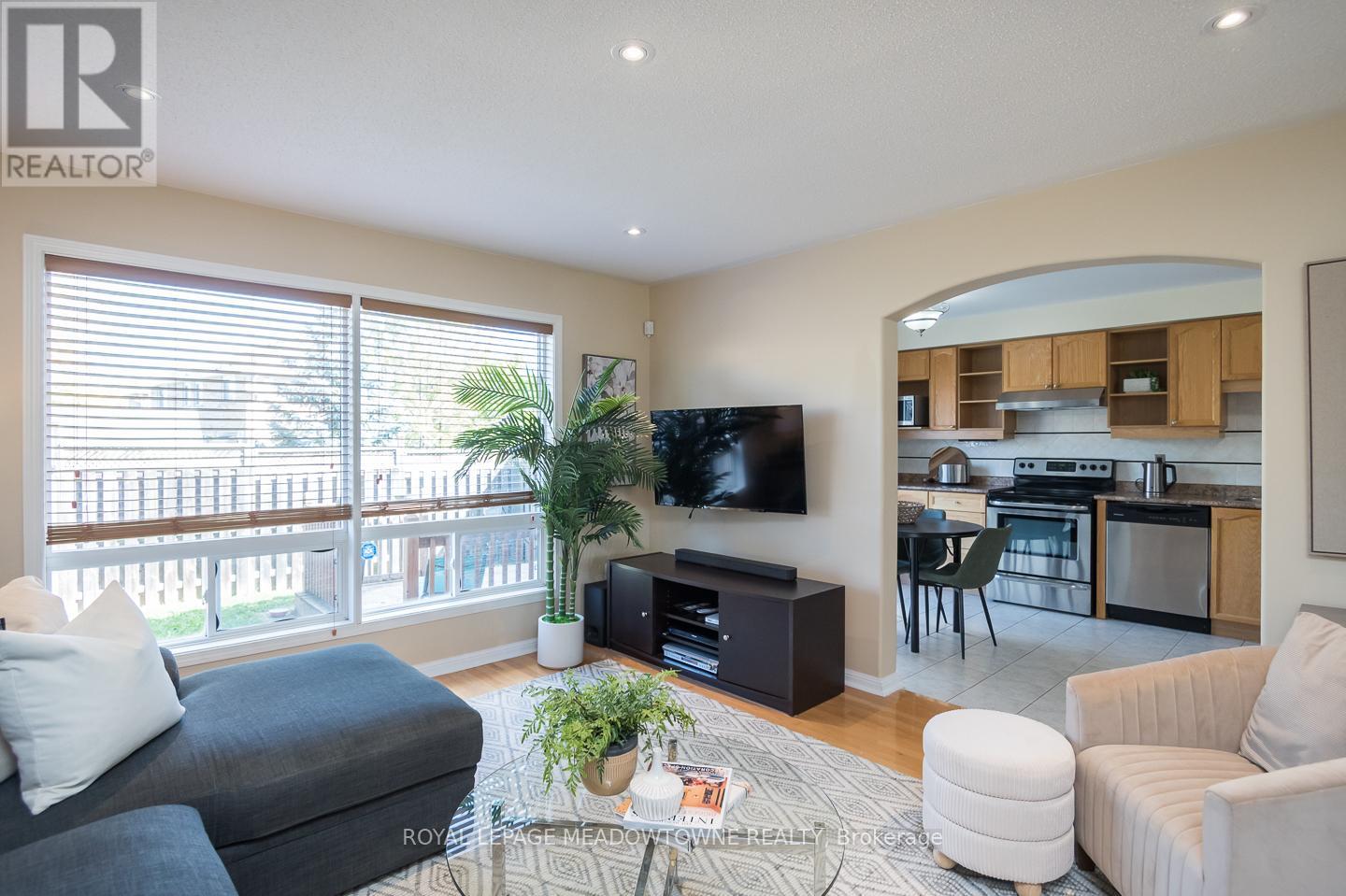 701 Thompson Road S, Milton, Ontario L9T 5W8 - Photo 9 - W12518110