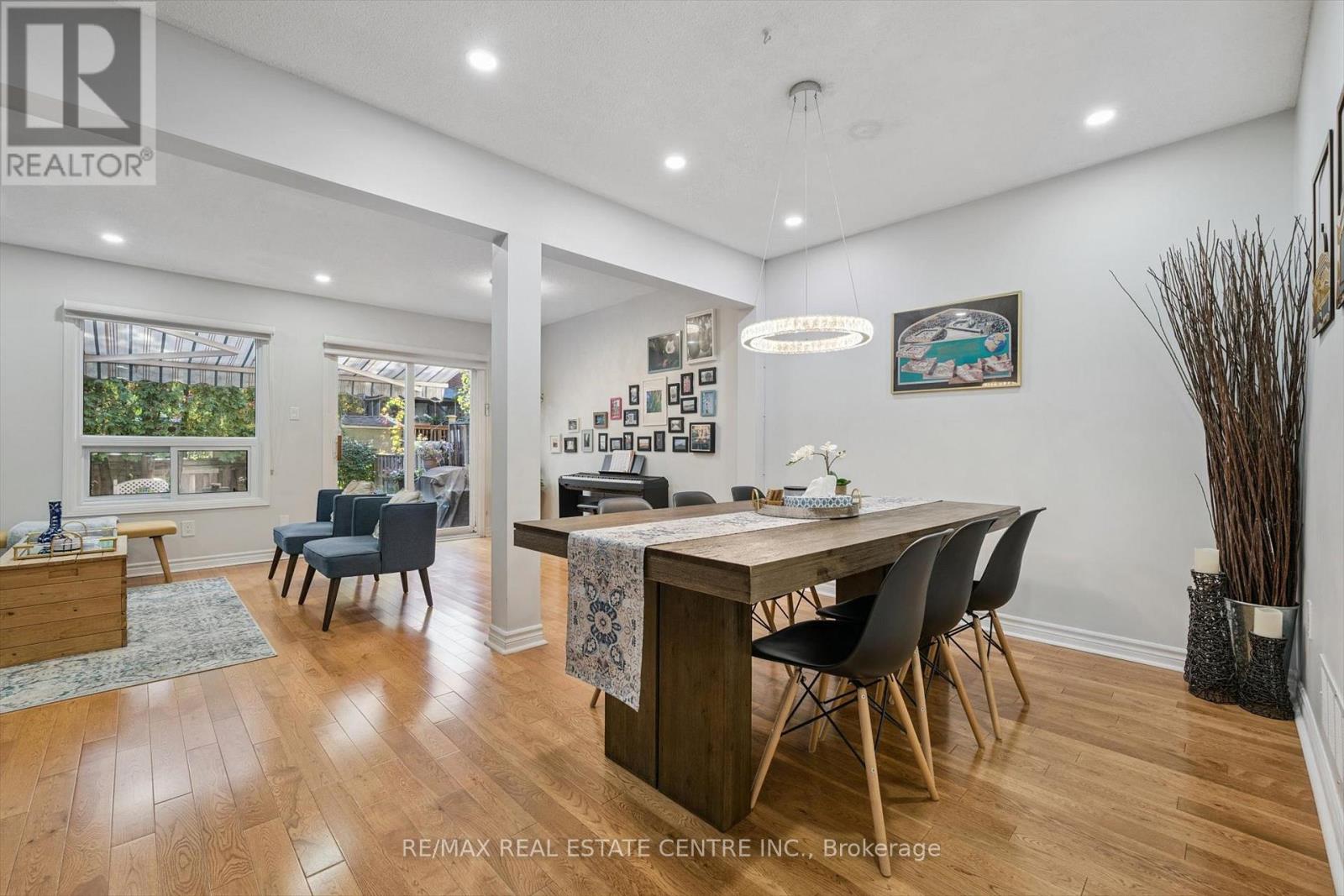 550 Ashprior Avenue, Mississauga, Ontario L5R 3N2 - Photo 11 - W12518128