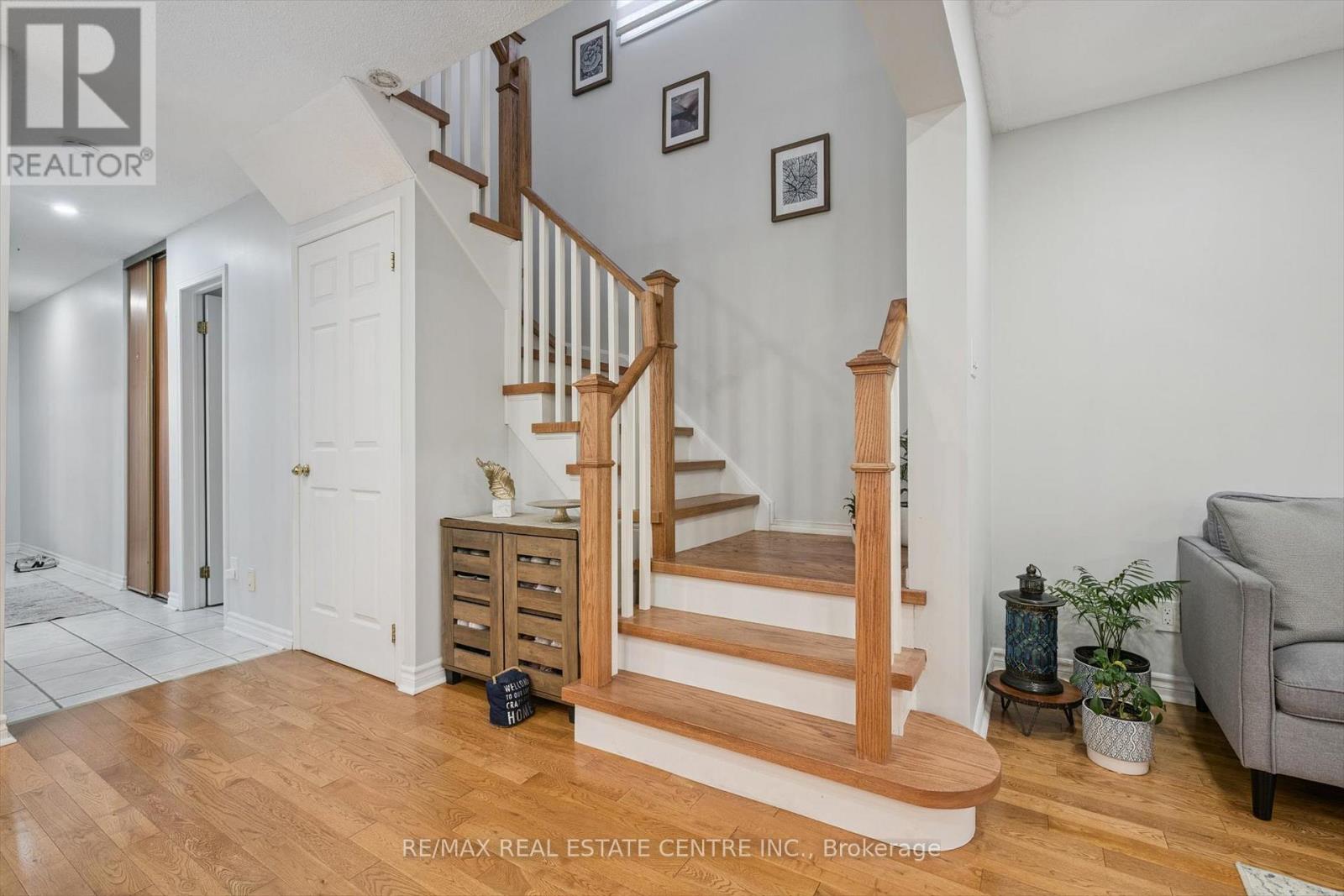 550 Ashprior Avenue, Mississauga, Ontario L5R 3N2 - Photo 17 - W12518128