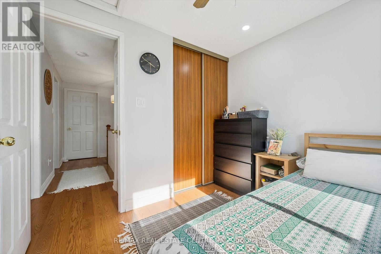 550 Ashprior Avenue, Mississauga, Ontario L5R 3N2 - Photo 24 - W12518128