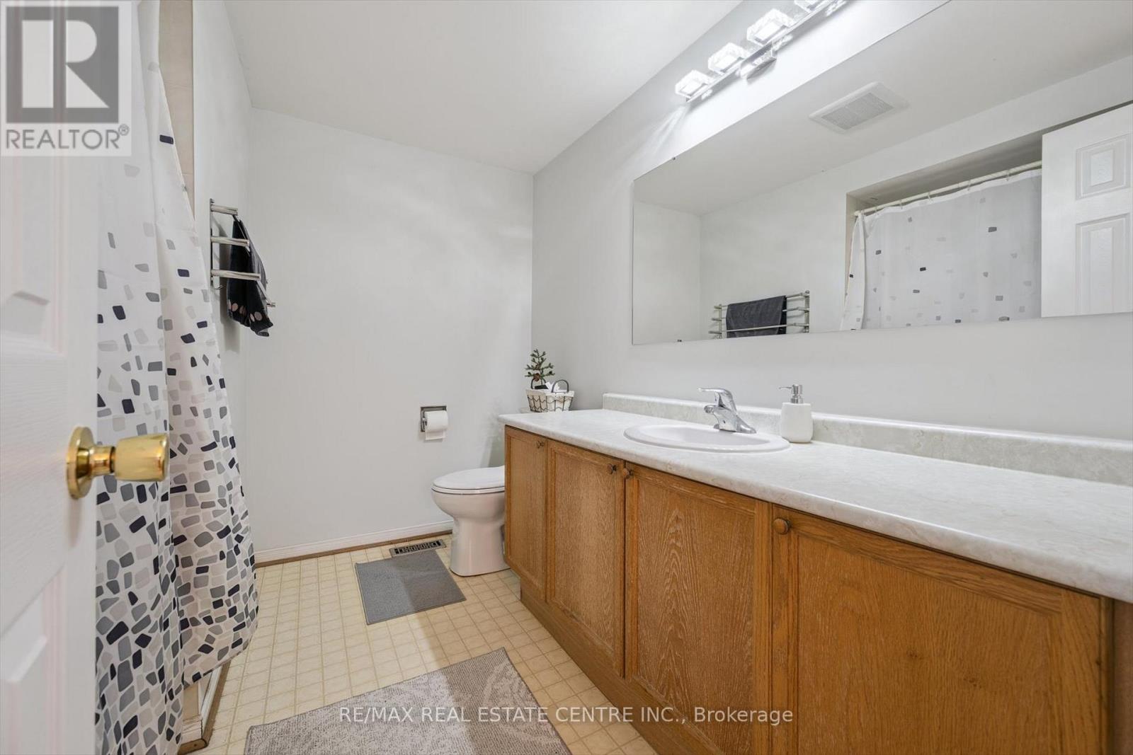 550 Ashprior Avenue, Mississauga, Ontario L5R 3N2 - Photo 27 - W12518128