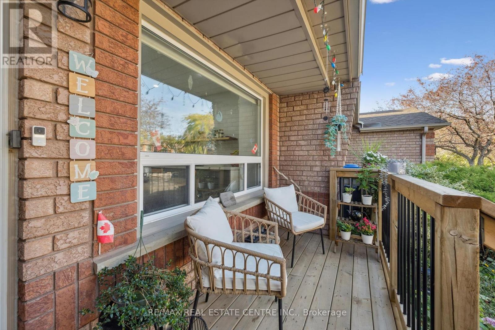 550 Ashprior Avenue, Mississauga, Ontario L5R 3N2 - Photo 3 - W12518128