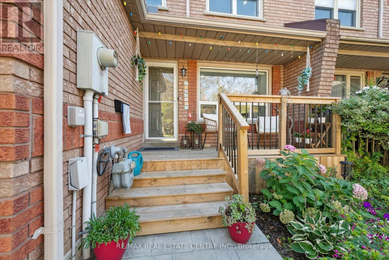 550 Ashprior Avenue, Mississauga, Ontario L5R 3N2 - Photo 4 - W12518128