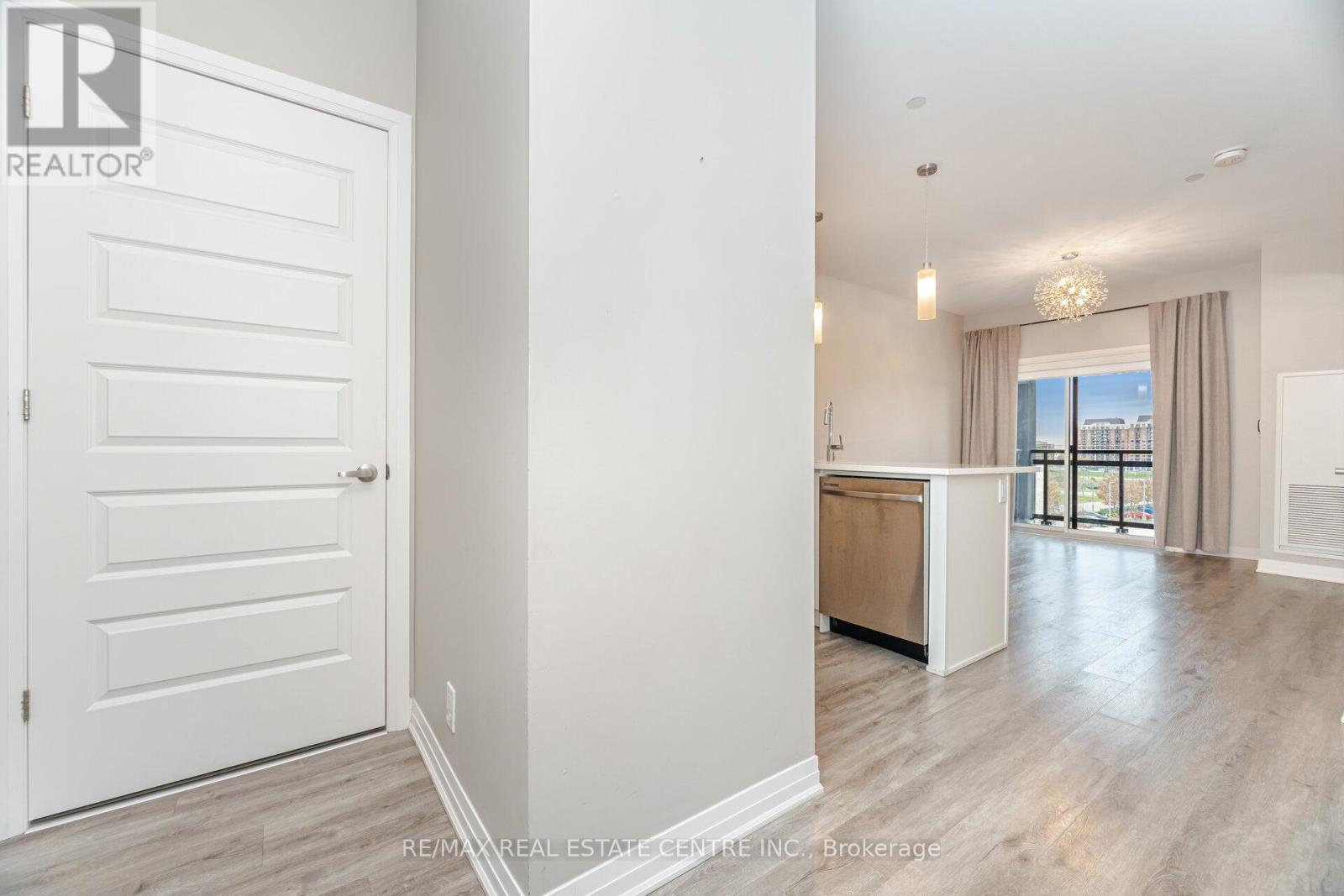 420 - 102 Grovewood Common Circle, Oakville, Ontario L6H 0X2 - Photo 10 - W12518138