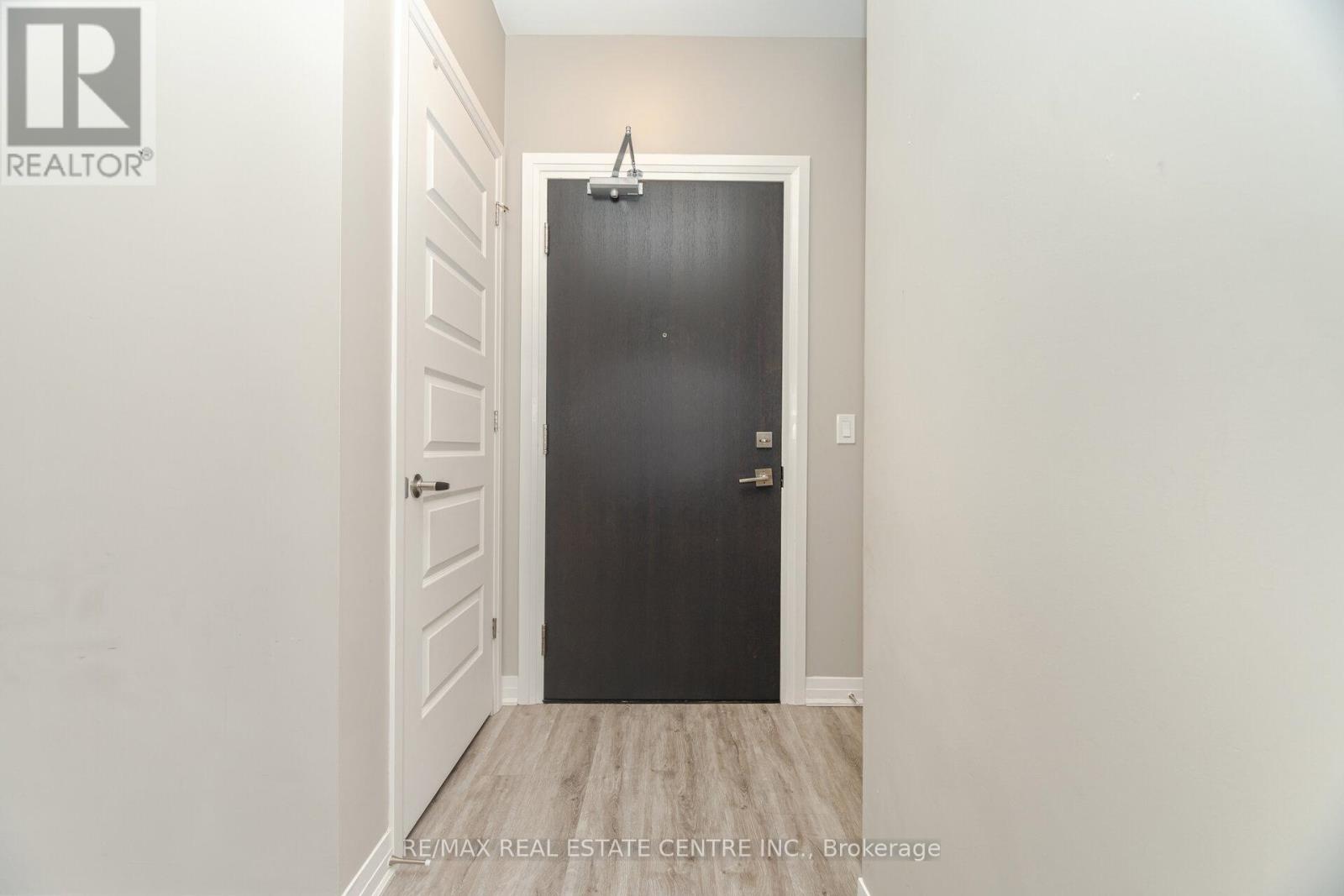 420 - 102 Grovewood Common Circle, Oakville, Ontario L6H 0X2 - Photo 9 - W12518138