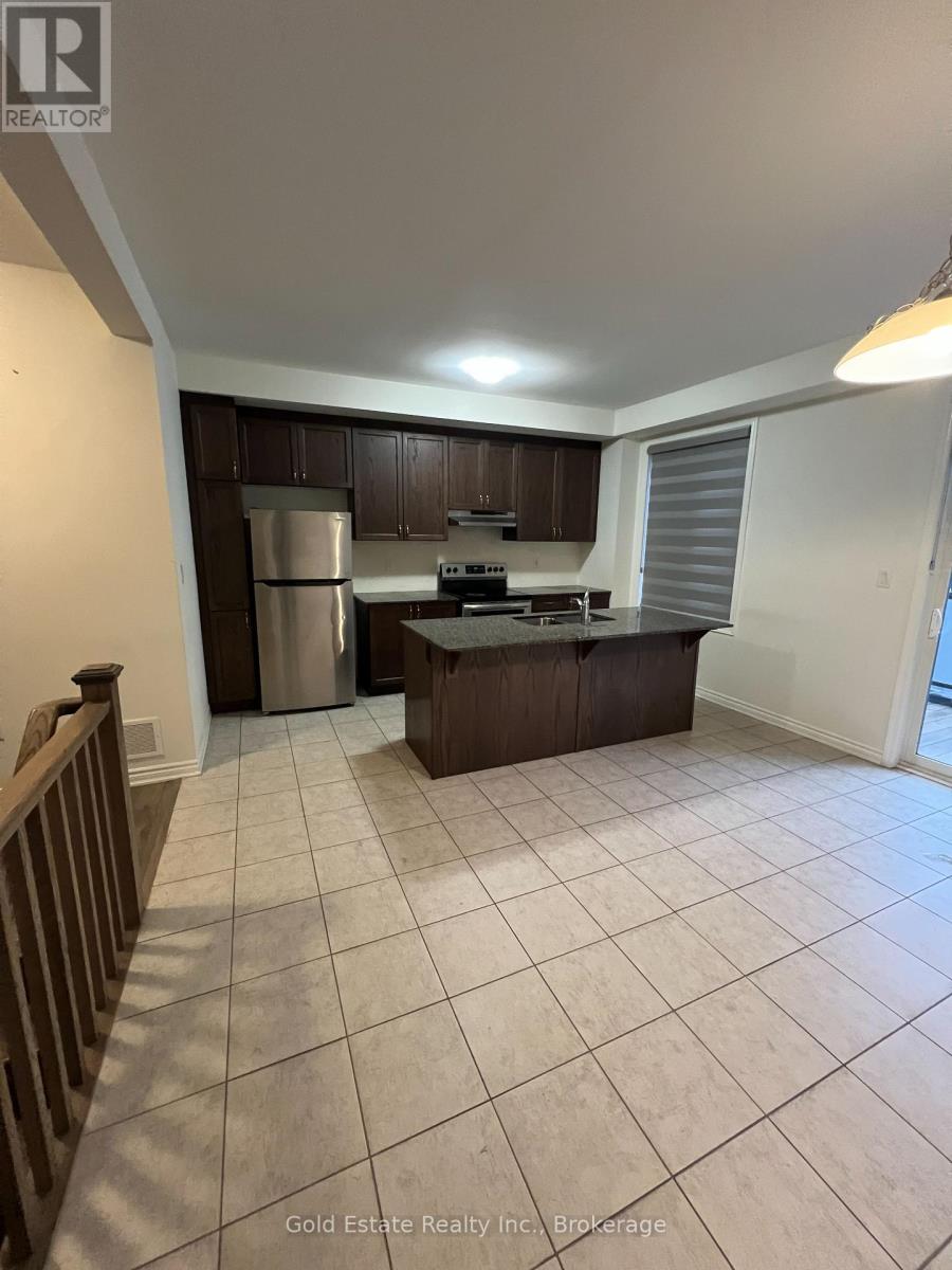 16 Summer Wind Lane, Brampton, Ontario L7A 5J2 - Photo 5 - W12518158