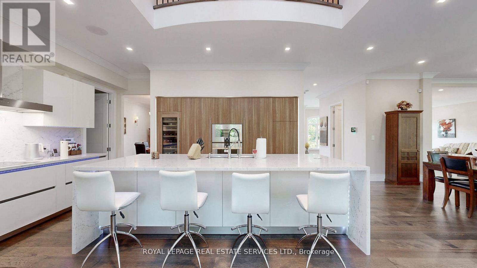 1286 Cambridge Drive, Oakville, Ontario L6J 1S1 - Photo 11 - W12518168