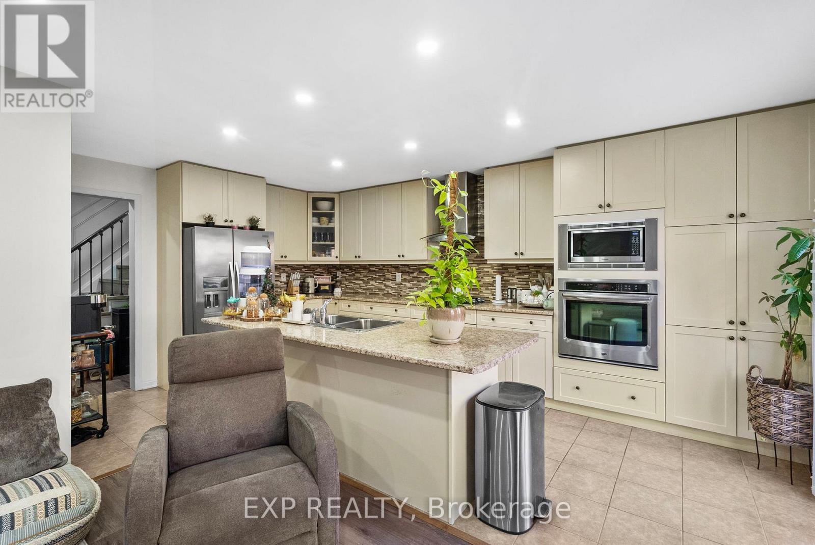 146 Vanhorne Close, Brampton, Ontario  L7A 0G2 - Photo 16 - W12518170